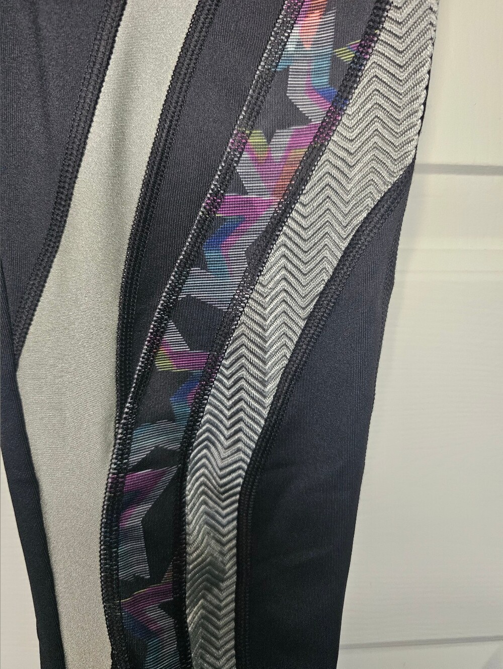 FILA Black Leggings with Gray Panels and Purple Mesh Accents Women's Sz S - Picture 5 of 10